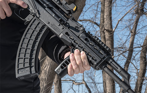 Grip UTG Super Slim Keymod avec Inserts Rouge & Bleu