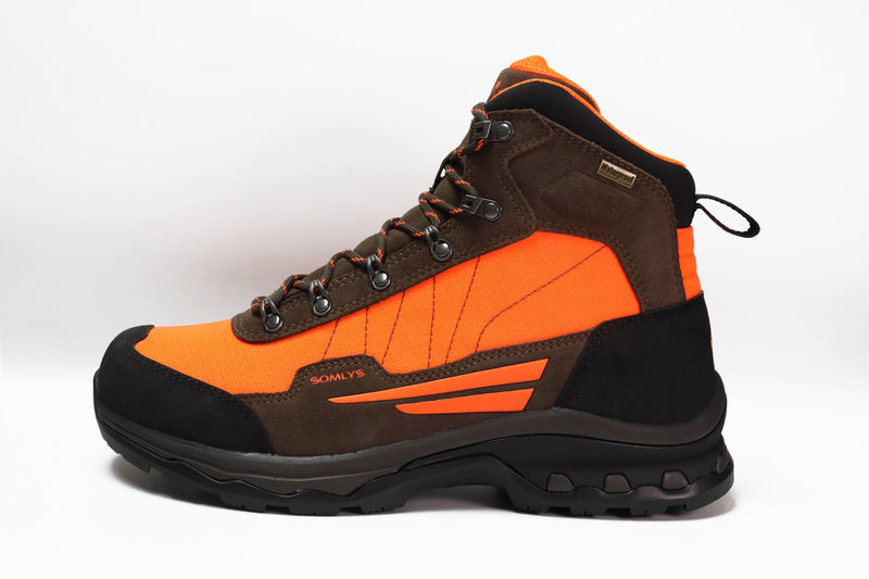 "Chaussures de randonnée Somlys Spirit C01 en orange, alliant confort et adhérence."